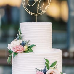 Cake Delight - Our Wedding Cake