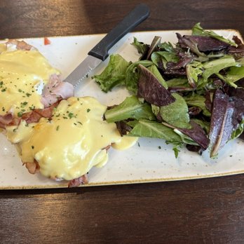 First Watch - Classic Eggs Benedict with no tomato - Breakfast & Brunch Near Me - San Antonio, Texas