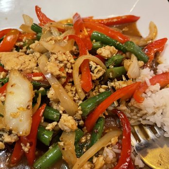 Mama Thai Kitchen - Thai 29. Spicy Basil - Thai Near Me - Chandler, Arizona
