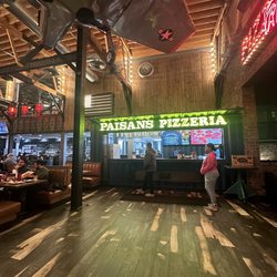 Paisans Pizzeria - West Lawn - Inside