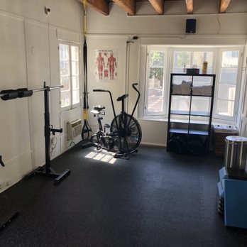 Fit-Nomics - Private Space/ Bluetooth Speakers to connect your music/ WiFi - Trainers Near Me - Los Angeles, California Fit-Nomics - Private Space/ Bluetooth Speakers to connect your music/ WiFi - Trainers Near Me - Los Angeles, California
