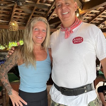 Jungle Pizza - Me and the Amazing Owner of Jungle Pizza!!!! - Pizza Near Me - Zihuatanejo, GRO