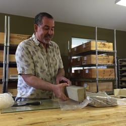 Home Tours Hawaii - Visiting a local vegan soap factory!