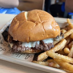 Smashed - Burgers & Cocktails - Mushroom Swiss Burger