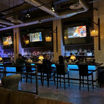 District - Cocktail Bars Near Me - Los Angeles, California