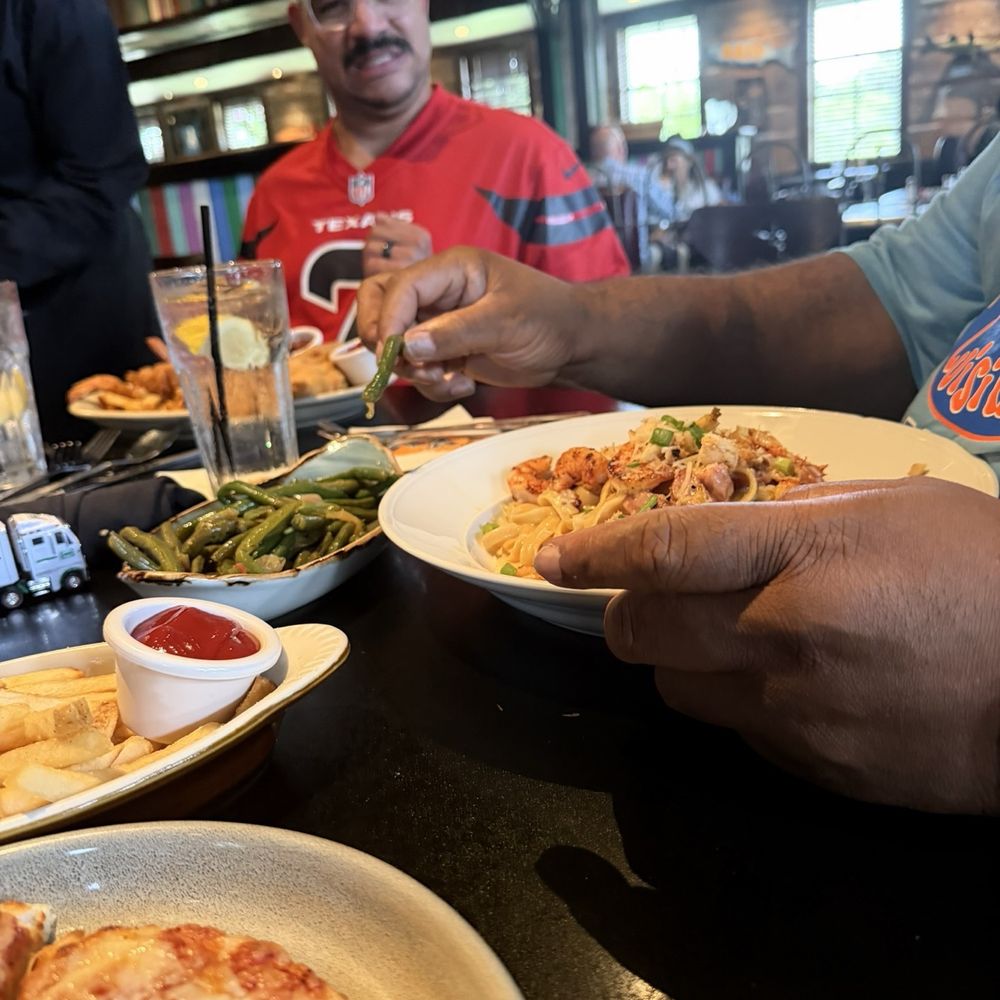 Babin's Seafood House - Seafood Near Me - Shenandoah, Texas