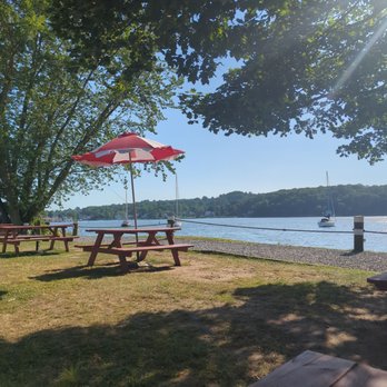 Sea View Snack Bar - Seating Area - Seafood Near Me - Mystic, Connecticut