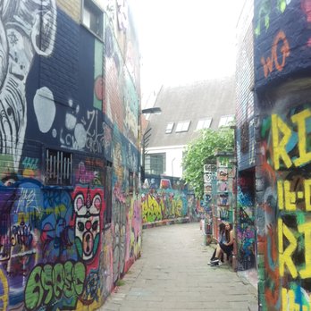Graffitistraatje - Local Flavor Near Me - Gent, VOV