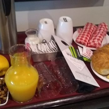 Sterling Inn and Spa - They brought us breakfast in bed. Nice touch! - Hotels Near Me - Niagara Falls, Ontario Sterling Inn and Spa - They brought us breakfast in bed. Nice touch! - Hotels Near Me - Niagara Falls, Ontario
