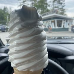 Mountain Mist Ice Cream - Vanilla ice cream soft served.