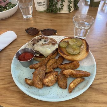 Bluestone Lane - Bayside Beef Burger - Coffee & Tea Near Me - Orange, California
