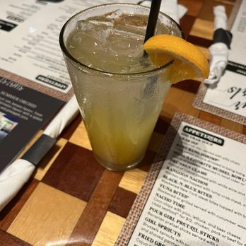 Pour Girls - Regular margarita - I like the flavor better - first visit - Bars Near Me - Hampton, Virginia