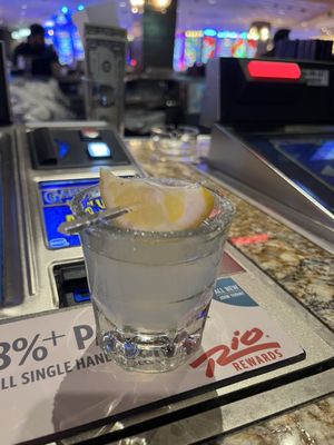 Shutters Bar by null