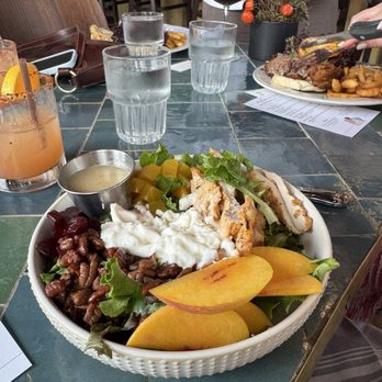 Drakes - New American Near Me - San Carlos, California