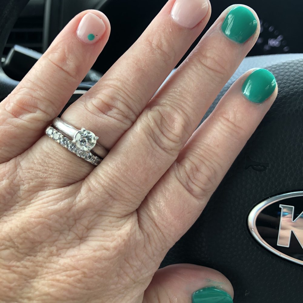Gloss The Nail Lounge - Nail Technicians Near Me - Saint Johns, Florida