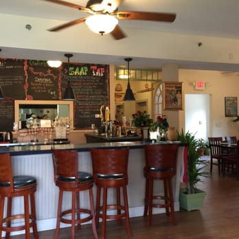 Saap - Plenty of tables and a bar area. - Thai Near Me - Randolph, Vermont