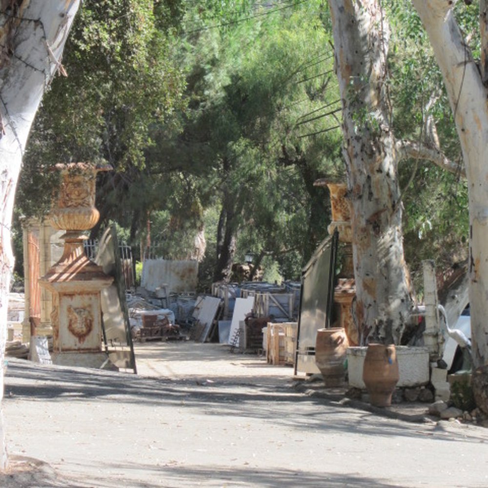 Charme d'Antan - Antiques Near Me - Agoura Hills, California