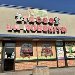 Tacos La Morenita - Outside