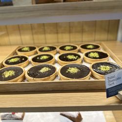 Paris Baguette - Dubai Chocolate Tart (Fall 2025)