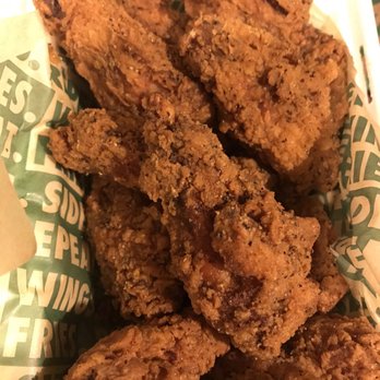 Wing Stop - Extra crispy lemon pepper wings - Chicken Wings Near Me - Mérida, YUC
