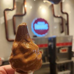 Chocolats Favoris - Baby cone. Chocolate dipped in salted caramel