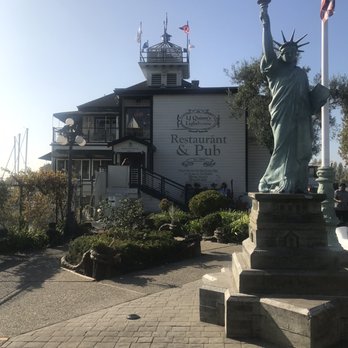 Quinn's Lighthouse - Outside - Seafood Near Me - Oakland, California Quinn's Lighthouse - Outside - Seafood Near Me - Oakland, California