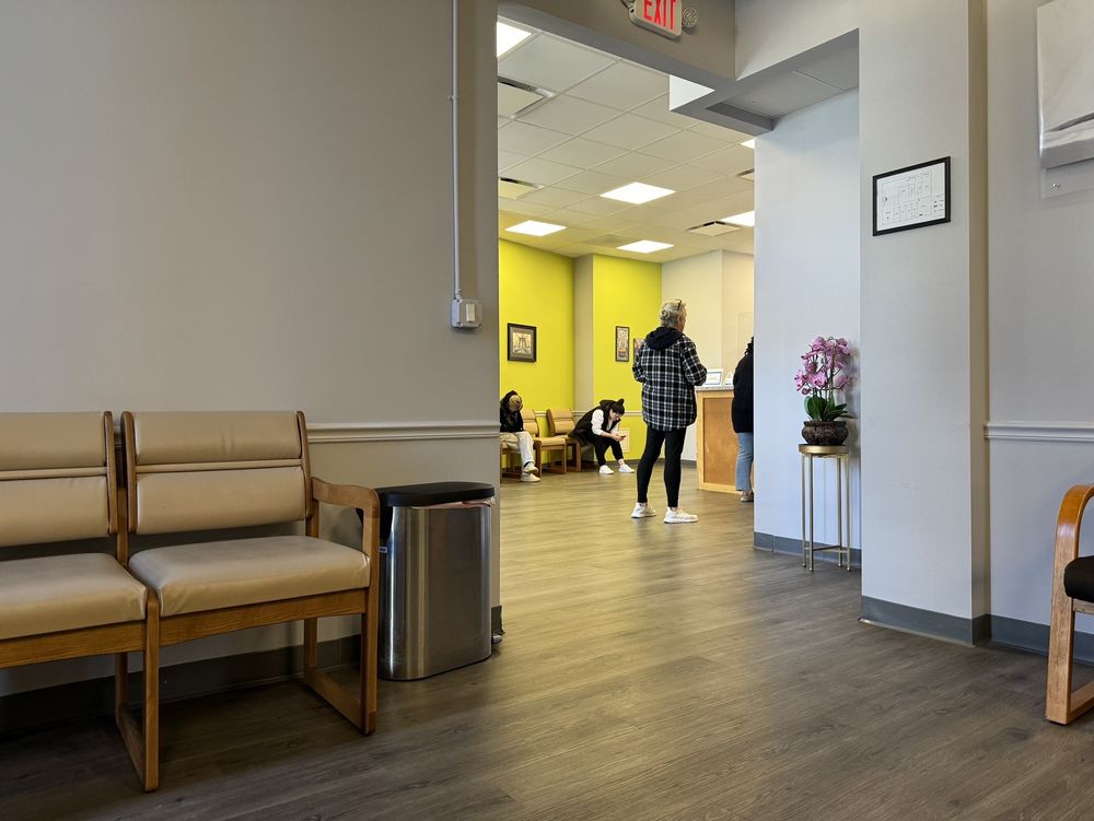 URGENT CARE OF NEW YORK Updated September 2024 22 Reviews 929