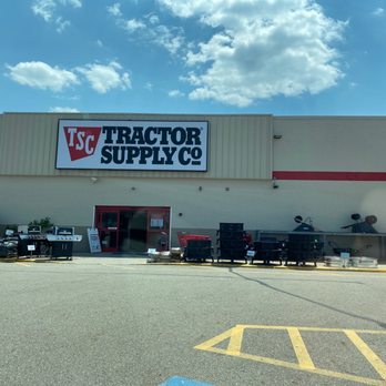 Tractor Supply - Tractor Supply - Hardware Stores Near Me - North Canton, Ohio