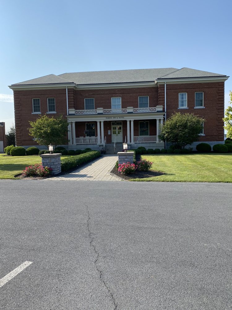 MARINA INN & SUITES Updated October 2024 27 Photos 121 Pike Rd