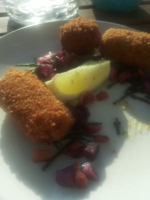 Mossel & Gin by null