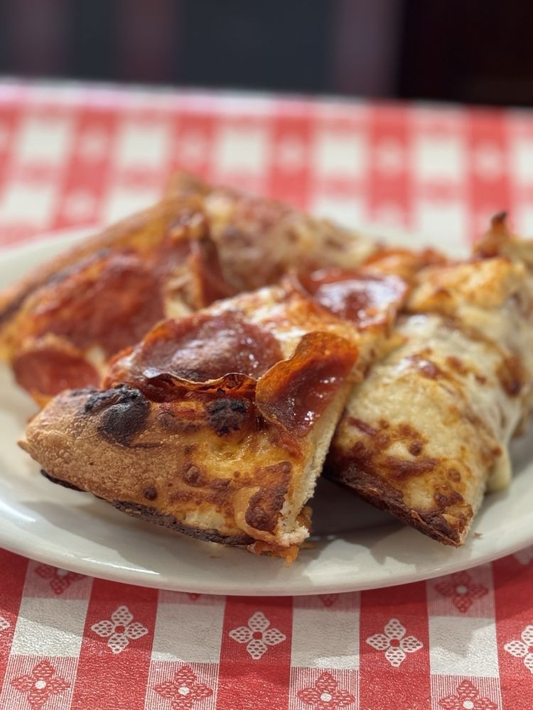 PIZZA HUT Updated September 2024 29 Photos & 21 Reviews 637 Hwy