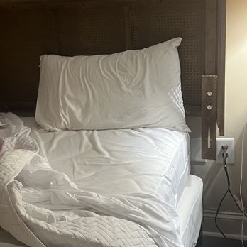 iTrip Vacations Myrtle Beach South - Claims to be queen size. Only the headboard was Queen. Springs sicking through mattress. - Vacation Rentals Near Me - Murrells Inlet, South Carolina iTrip Vacations Myrtle Beach South - Claims to be queen size. Only the headboard was Queen. Springs sicking through mattress. - Vacation Rentals Near Me - Murrells Inlet, South Carolina