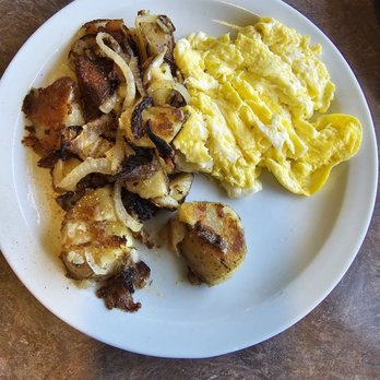 Niecie's Restaurant - Country potatoes and scrambled eggs!!! - Soul Food Near Me - Kansas City, Missouri