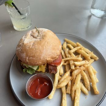 Gramma Dot's - Burger - Seafood Near Me - Sanibel, Florida Gramma Dot's - Burger - Seafood Near Me - Sanibel, Florida
