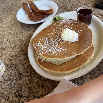 Mesa Cafe - Pancakes - Breakfast & Brunch Near Me - Santa Barbara, California Mesa Cafe - Pancakes - Breakfast & Brunch Near Me - Santa Barbara, California