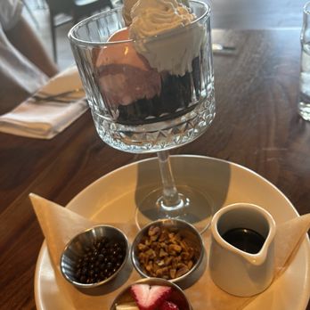 North Italia - Brownie Sundae - Italian Near Me - Tempe, Arizona