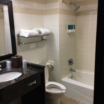 Drury Inn & Suites Atlanta Morrow - Bathroom - Hotels Near Me - Morrow, Georgia