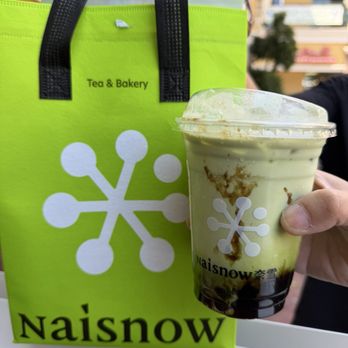 NaiSnow Tea and Bakery - Green Matcha Latte Boba - Bakeries Near Me - San Gabriel, California