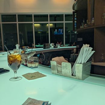 Embassy Suites by Hilton Sarasota - Bar - Hotels Near Me - Sarasota, Florida Embassy Suites by Hilton Sarasota - Bar - Hotels Near Me - Sarasota, Florida