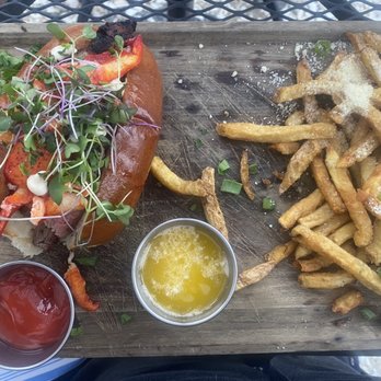 Waterdog Kitchen + Bar - Steak and Lobster Roll - American Near Me - Warren, Rhode Island Waterdog Kitchen + Bar - Steak and Lobster Roll - American Near Me - Warren, Rhode Island