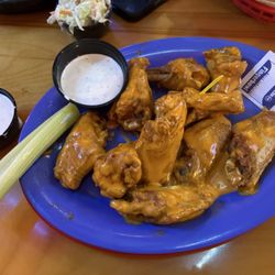 Toot's Restaurant - *10 Famous Buffalo Wings
