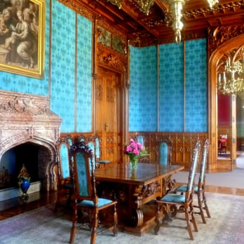 Zámek Lednice - Summer home of the noble Austrian family - the Liechtensteins - Castles Near Me - Lednice, JM