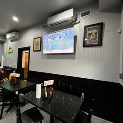 Top Notch Seafood & More - Great spot for sports viewing