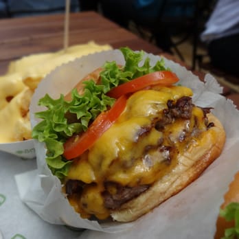 Shake Shack Covent Garden - Burgers Near Me - London, XGL