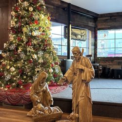 Carson City Pub - Christmas decorations.