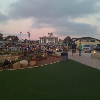Fletcher Cove Park - Parks Near Me - Solana Beach, California