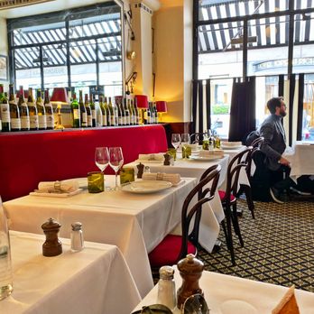 Chez Monsieur - Before the lunch rush at Chez Monsieur by Jeremiah Christopher - French Near Me - Paris, 75