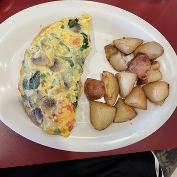 Gilchrist Downbeach - Spanish Cheese Omelette - Breakfast & Brunch Near Me - Margate City, New Jersey Gilchrist Downbeach - Spanish Cheese Omelette - Breakfast & Brunch Near Me - Margate City, New Jersey
