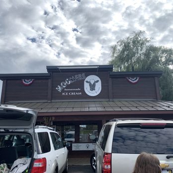 Moomers - Outside - Ice Cream & Frozen Yogurt Near Me - Traverse City, Michigan Moomers - Outside - Ice Cream & Frozen Yogurt Near Me - Traverse City, Michigan