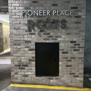 Pioneer Place - Entrance - Shopping Centers Near Me - Portland, Oregon